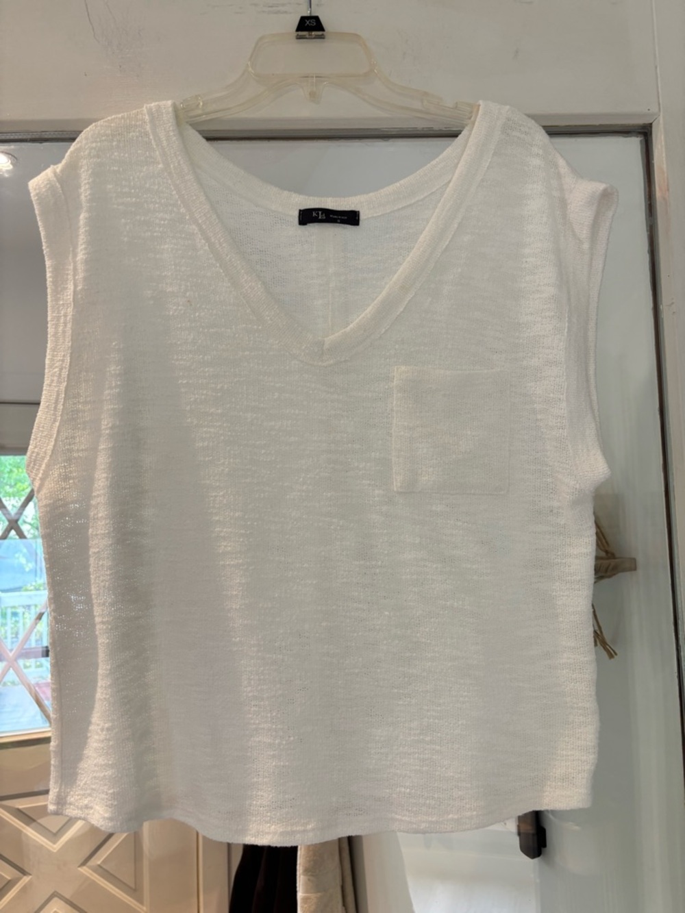 KLD White V-Neck Knit Pocket Tank Top